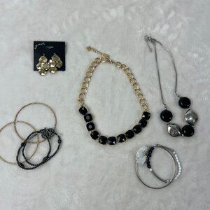 9 Pice Jewelry Set Neckleces, Bracelet, Earring NWOT